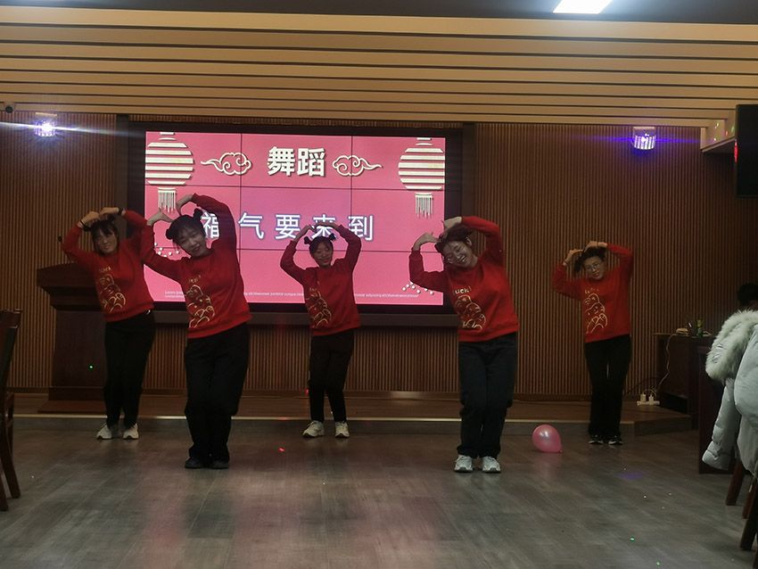 点击查看详细信息<br>标题：可爱员工的舞蹈 阅读次数：658